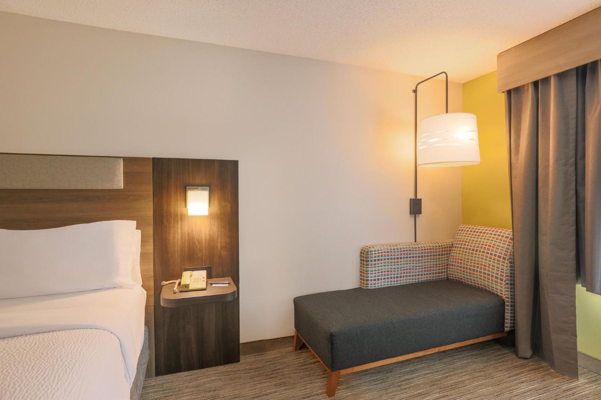 Holiday Inn Express Hotel & Suites Raleigh North - Wake Forest By Ihg Exterior foto
