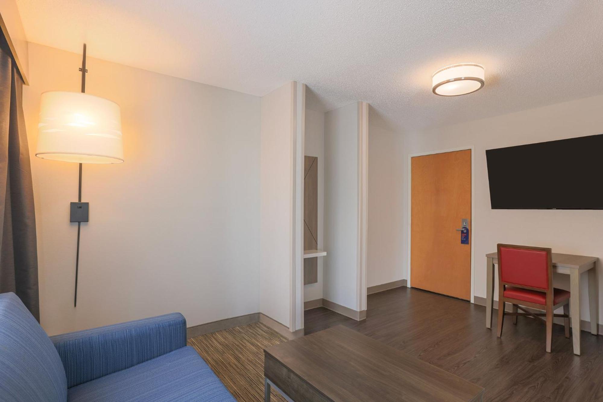 Holiday Inn Express Hotel & Suites Raleigh North - Wake Forest By Ihg Exterior foto